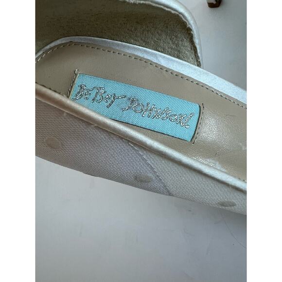 Betsey Johnson White Floral Embellished Heels - Picture 7 of 13